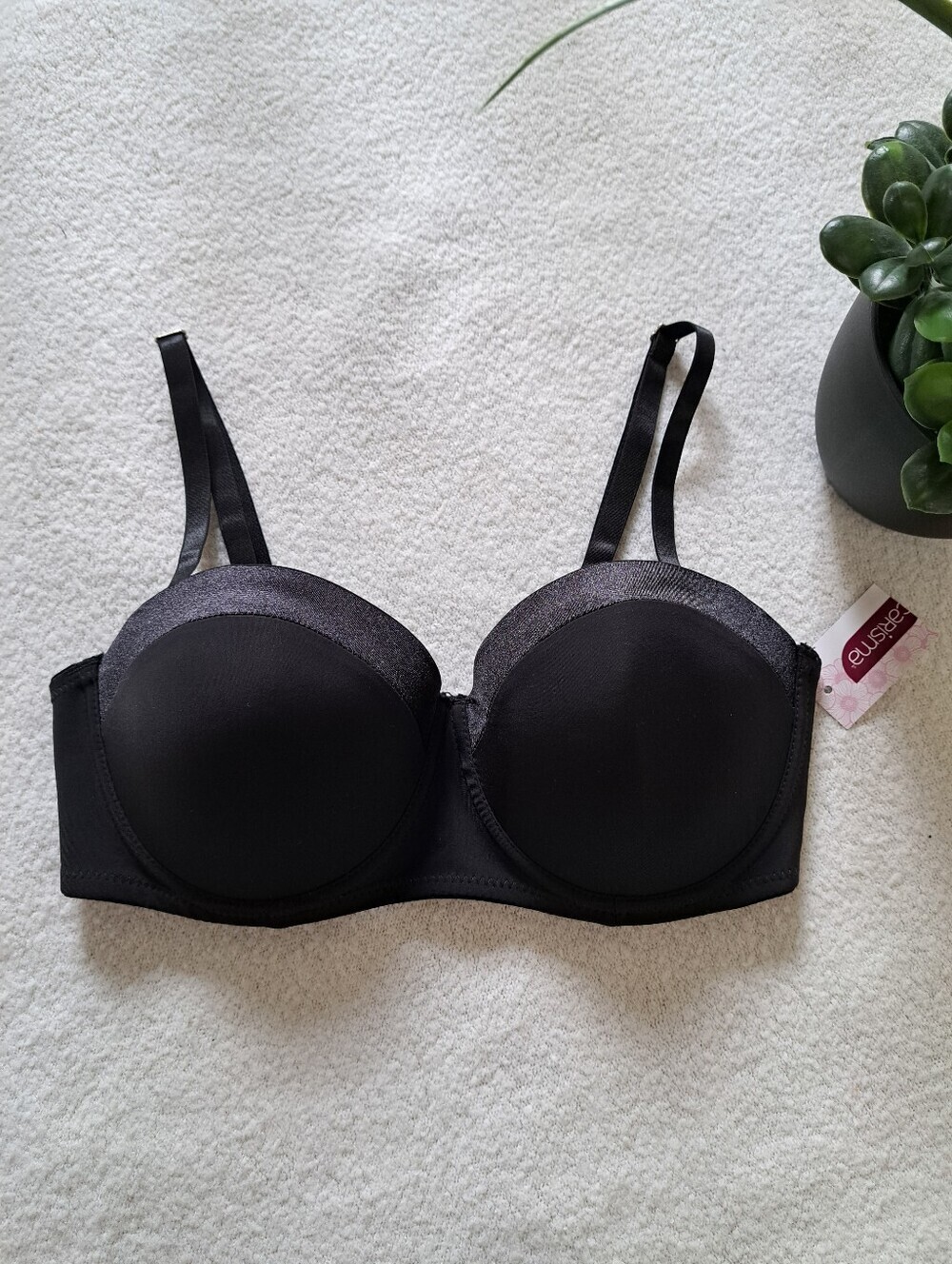 Carisma Black Convertible Bra Womens Size 36D Satin Trim Strapless Sleek NWT